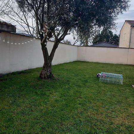 Le Petit Nid Saint-Loubès Exterior foto