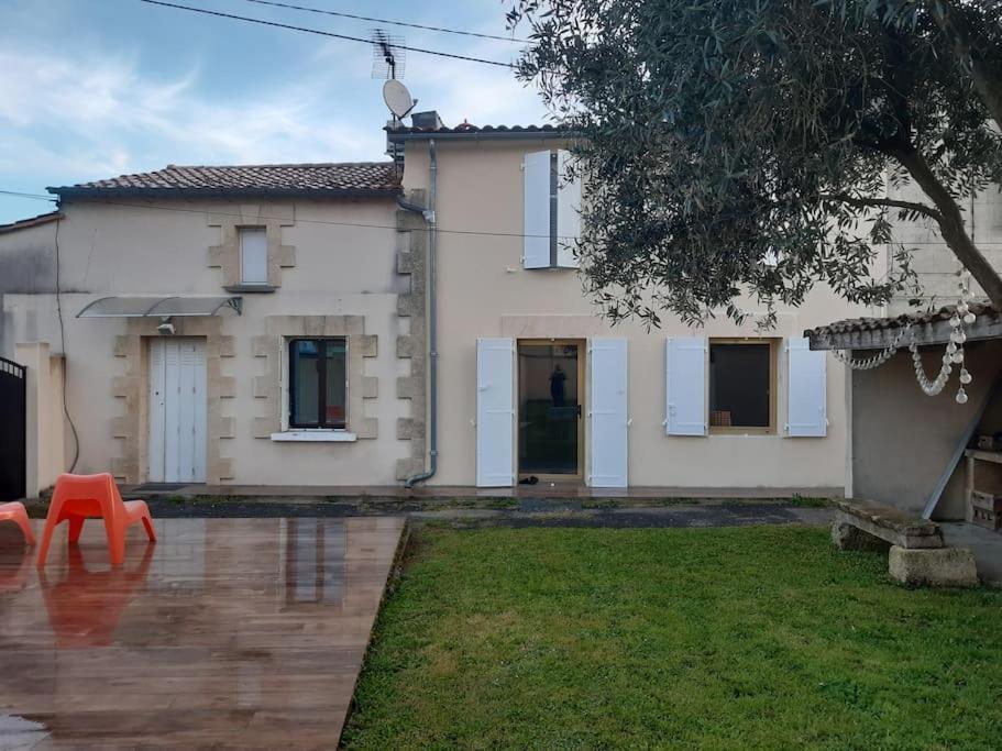 Le Petit Nid Saint-Loubès Exterior foto
